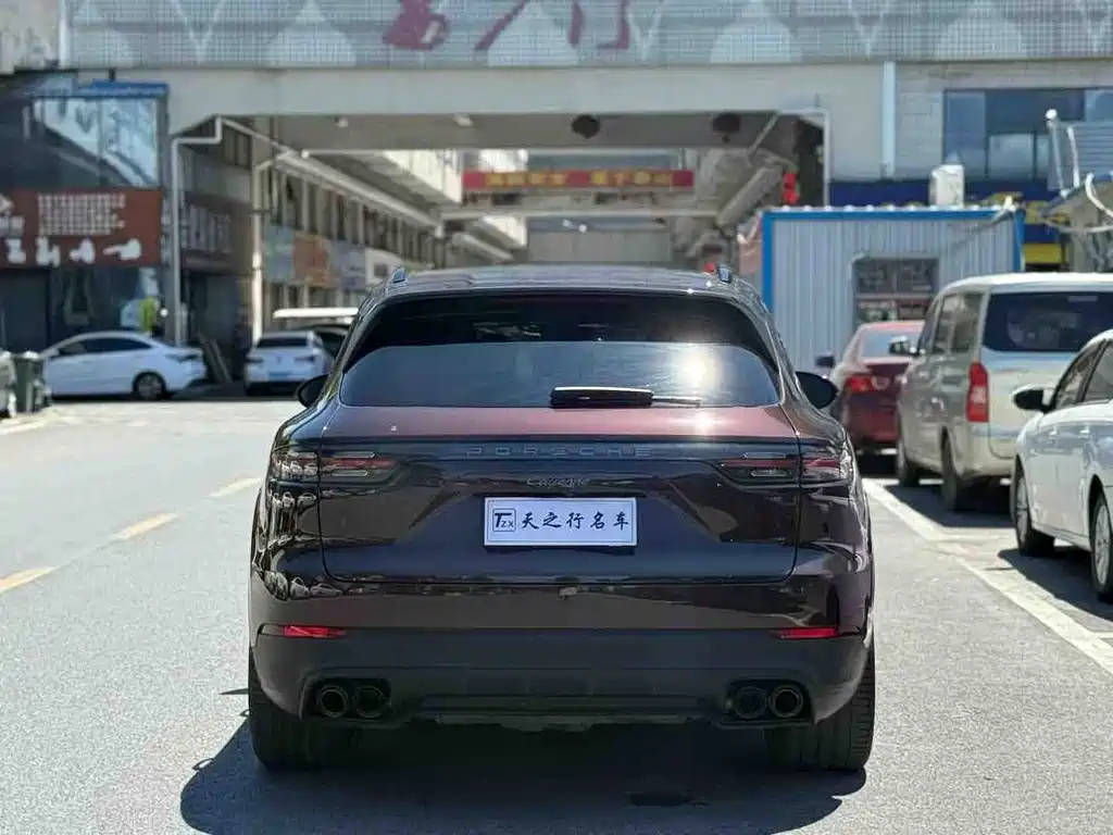 Porsche Cayenne — миниатюра 8