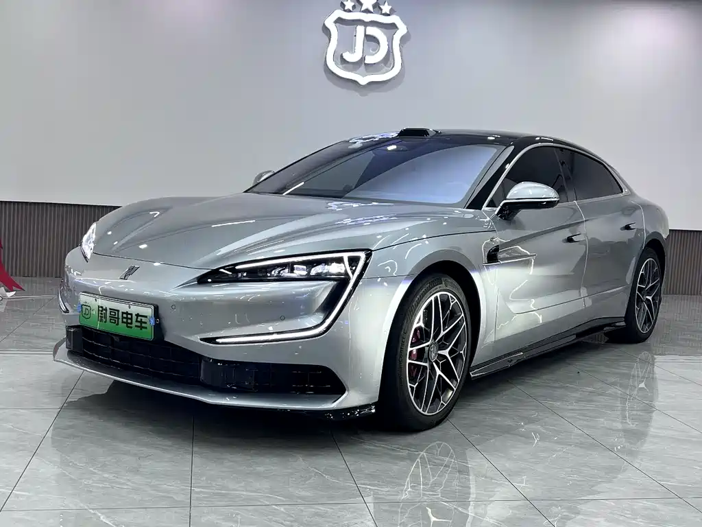 Yangwang 仰望U7 2025