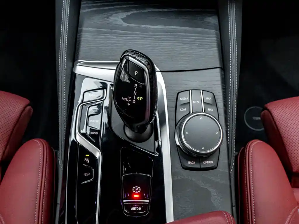 BMW 5 Series — миниатюра 20