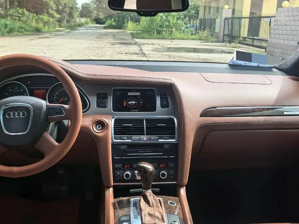 Audi Q7 — миниатюра 6