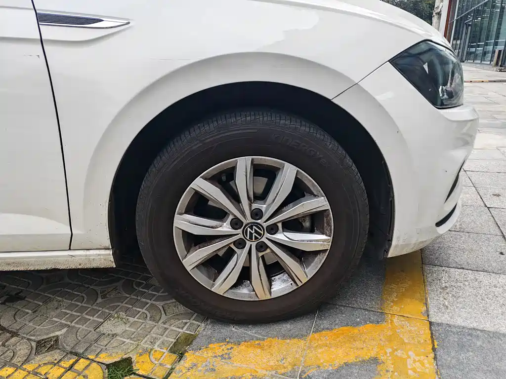 Volkswagen Polo — миниатюра 2