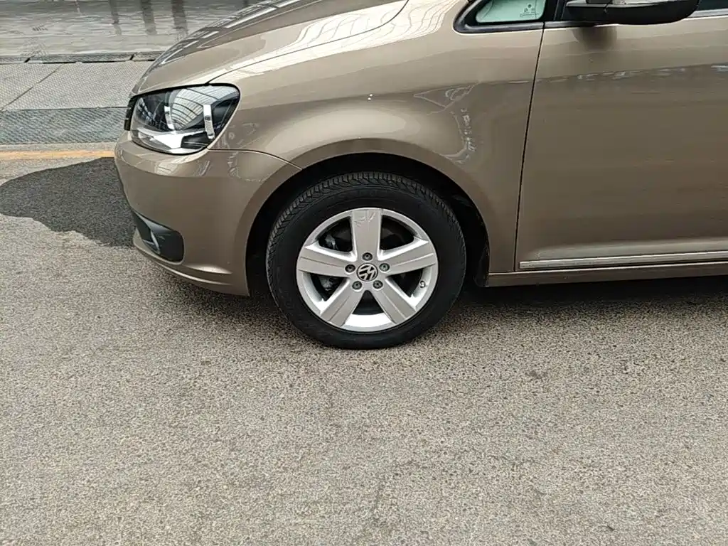 Volkswagen Touran — миниатюра 23