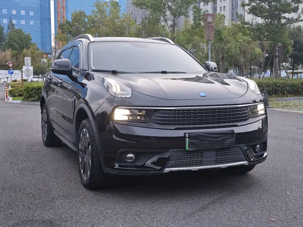 Lynk & Co 01 EM-P — миниатюра 3