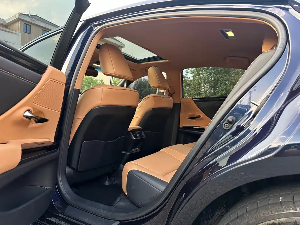 Lexus ES — миниатюра 5