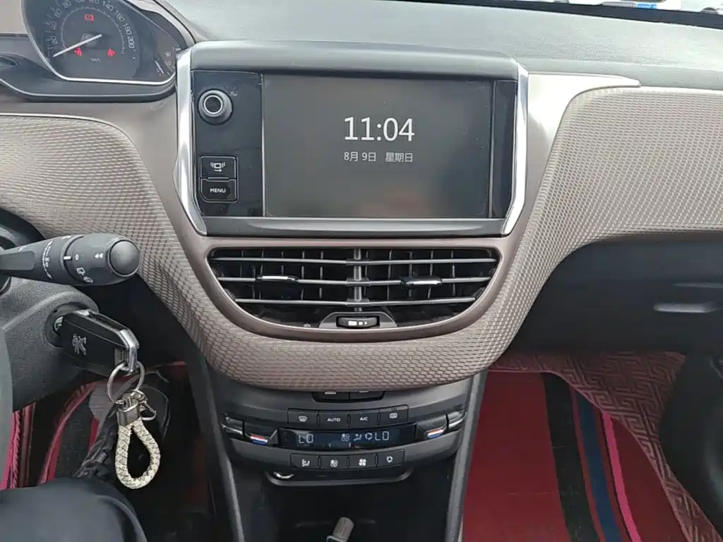 Peugeot 2008 — миниатюра 13