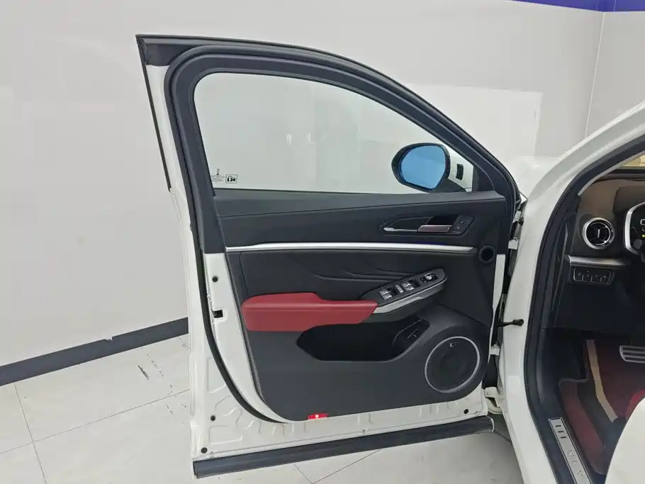 Wey Wey VV5 — миниатюра 7