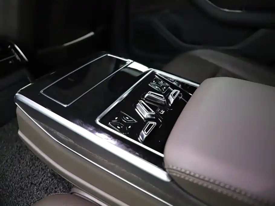 Audi A8 — миниатюра 17