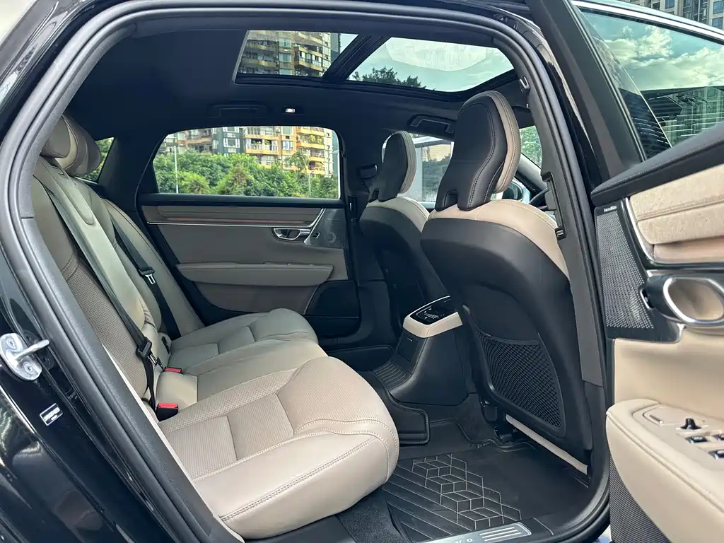 Volvo S90 PHEV — миниатюра 22