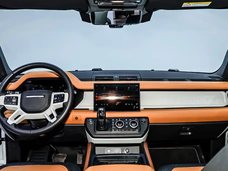 Land Rover Defender 2024 — фото 23