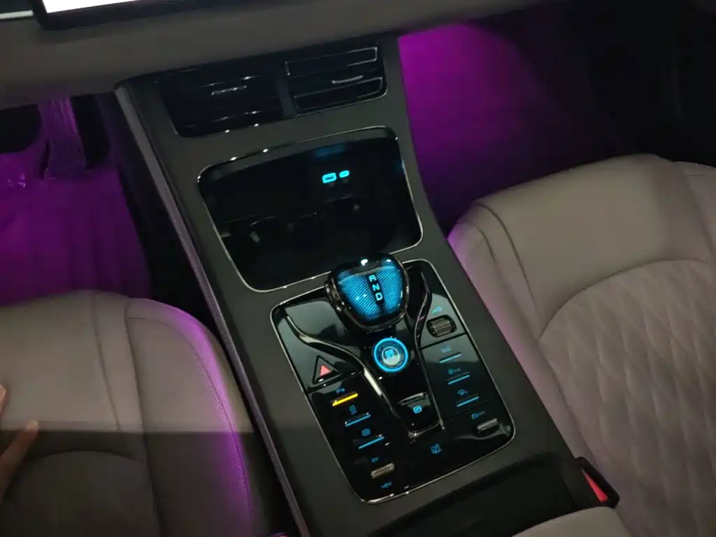 BYD Han — миниатюра 14