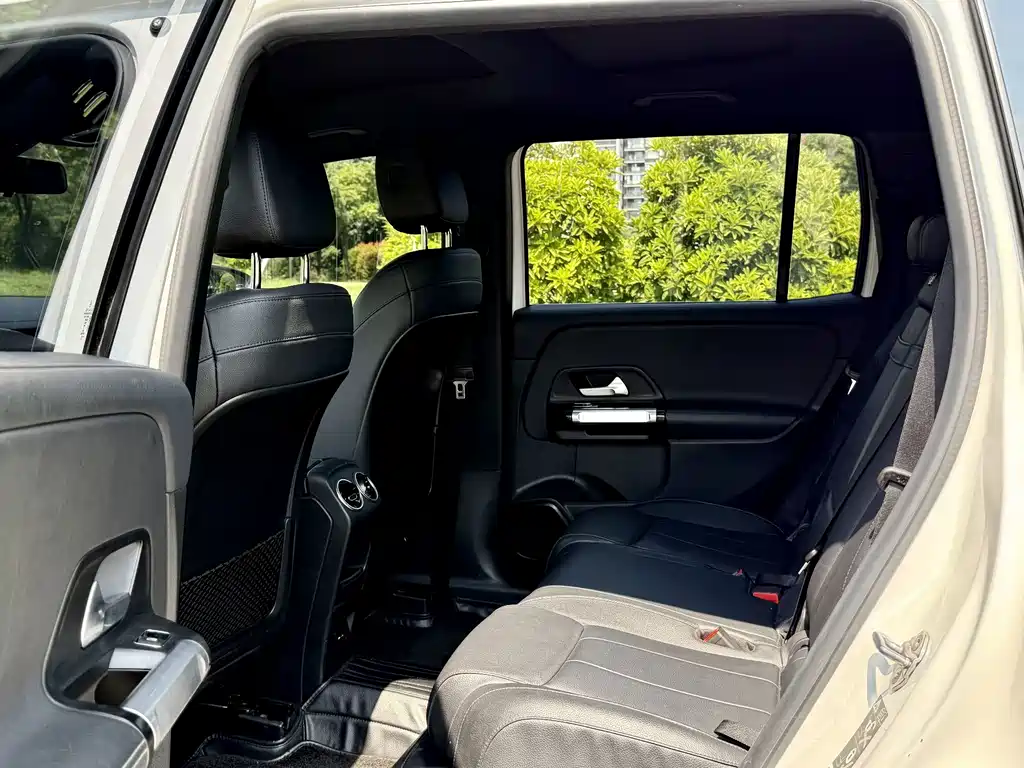 Mercedes-Benz GLB — миниатюра 12