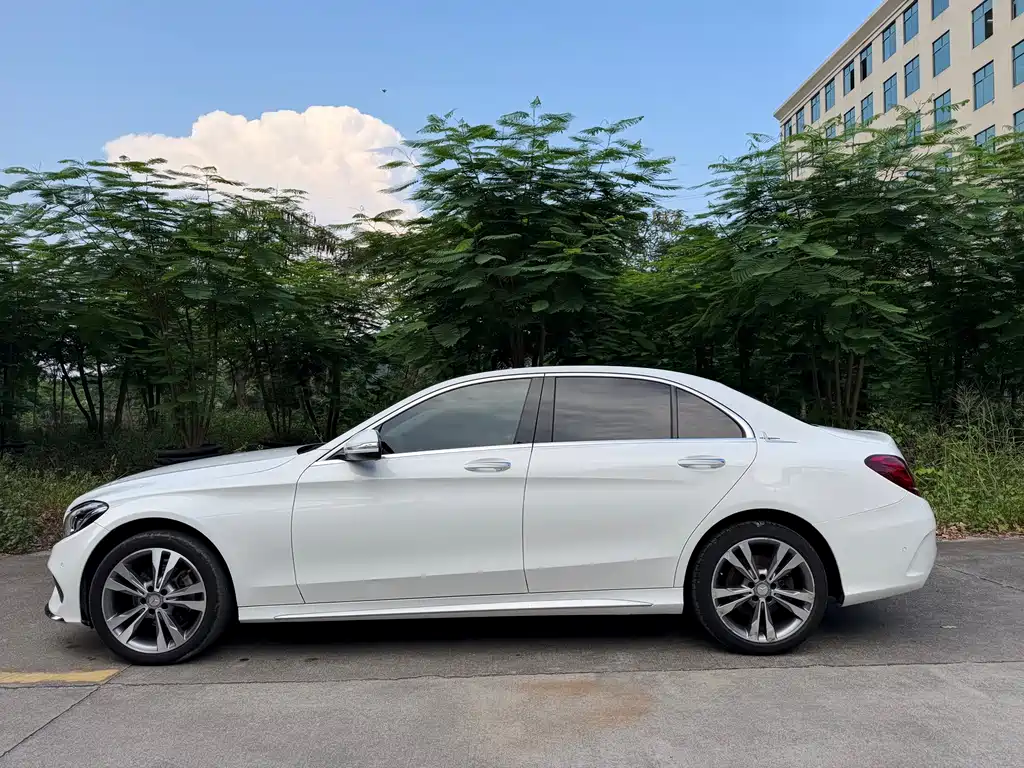 Mercedes-Benz C-Class — миниатюра 4