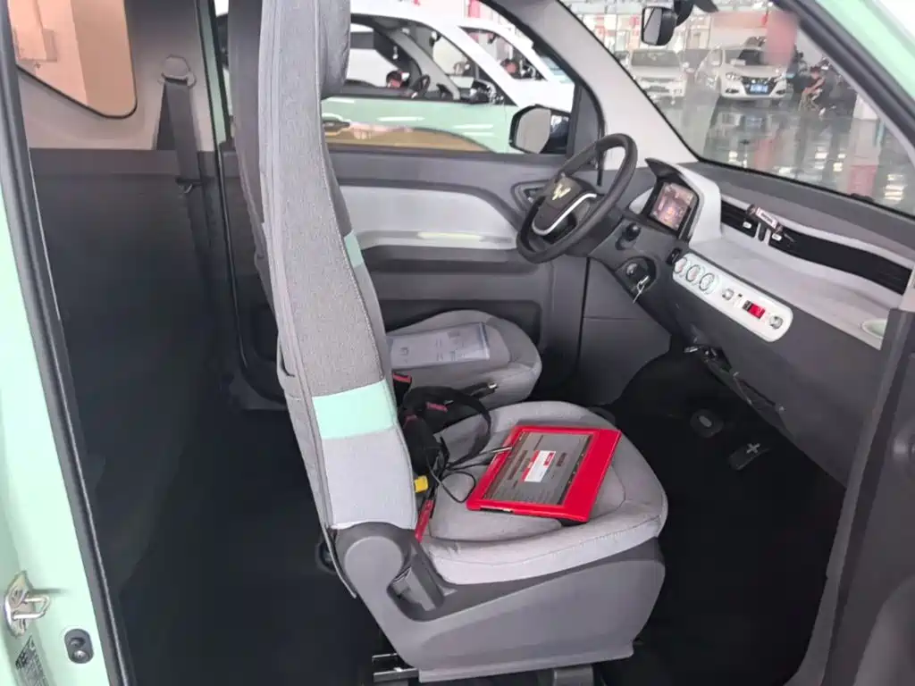 Wuling MINIEV — миниатюра 25