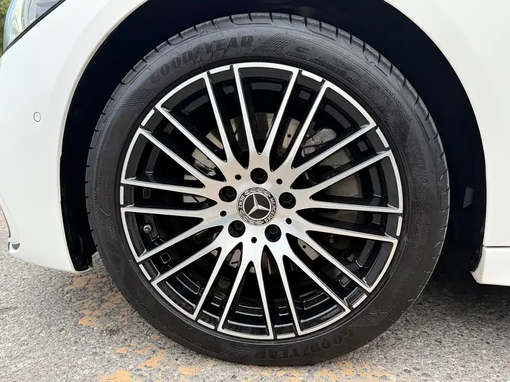 Mercedes-Benz C-Class — миниатюра 14