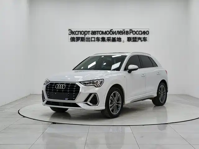 AUDI Q3 2021