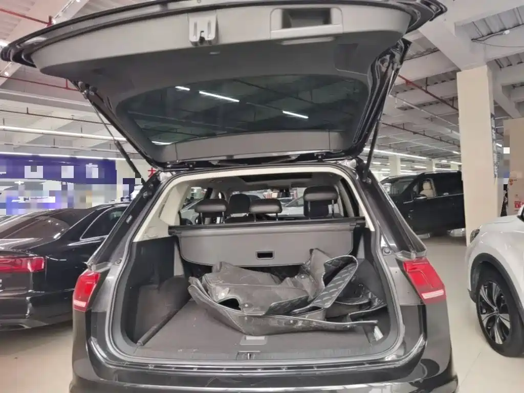 Volkswagen Tiguan L — миниатюра 19