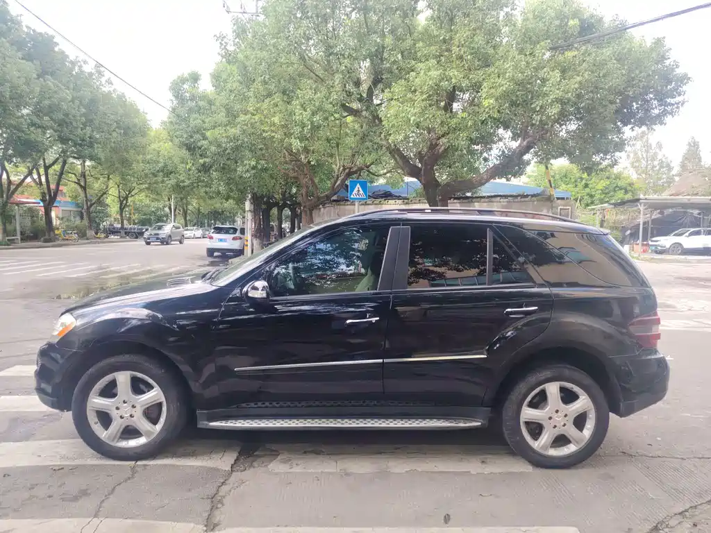 Mercedes-Benz M-Class — миниатюра 10