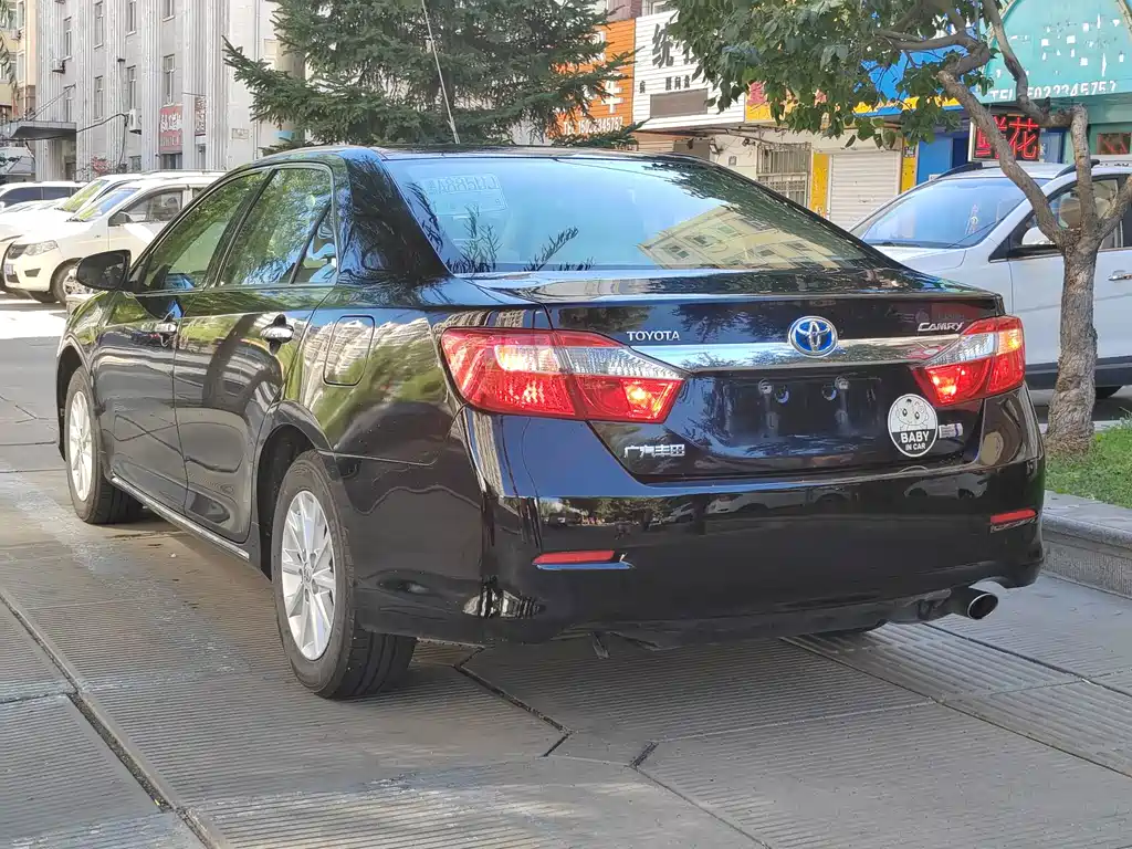Toyota Camry — миниатюра 5