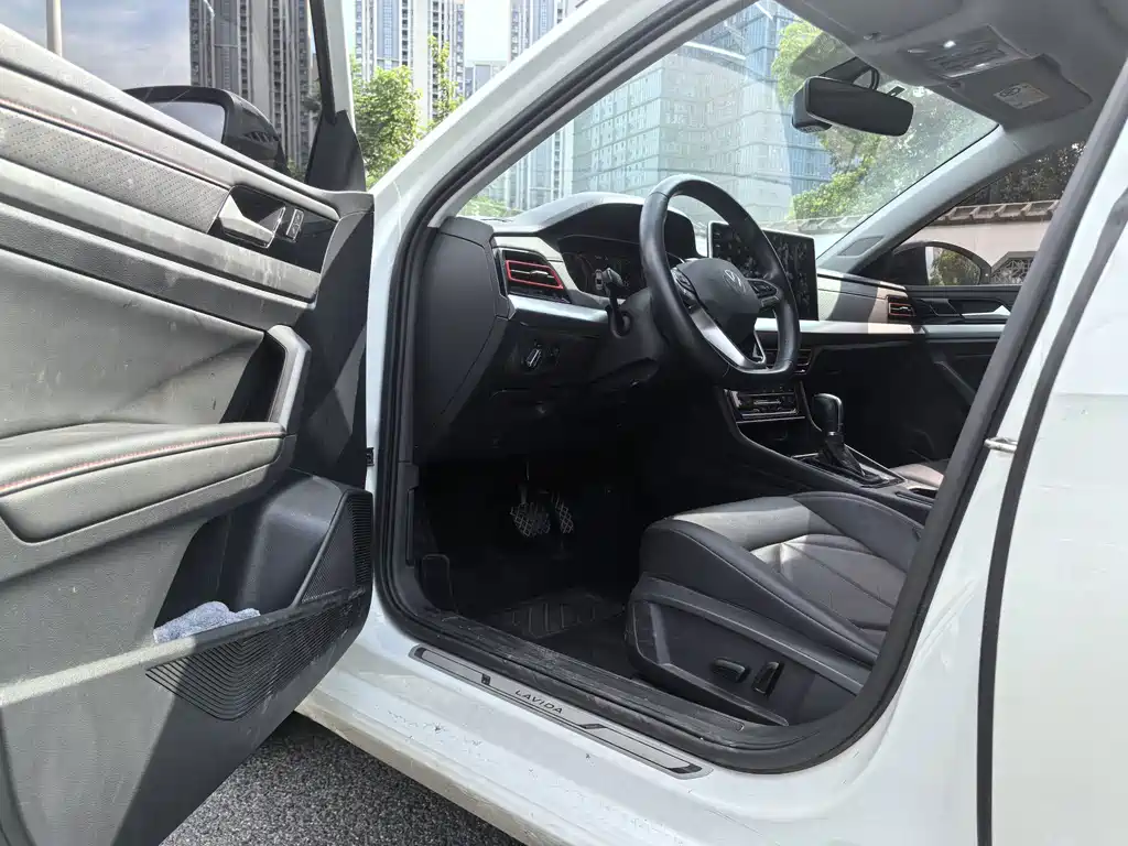 Volkswagen Lavida — миниатюра 4