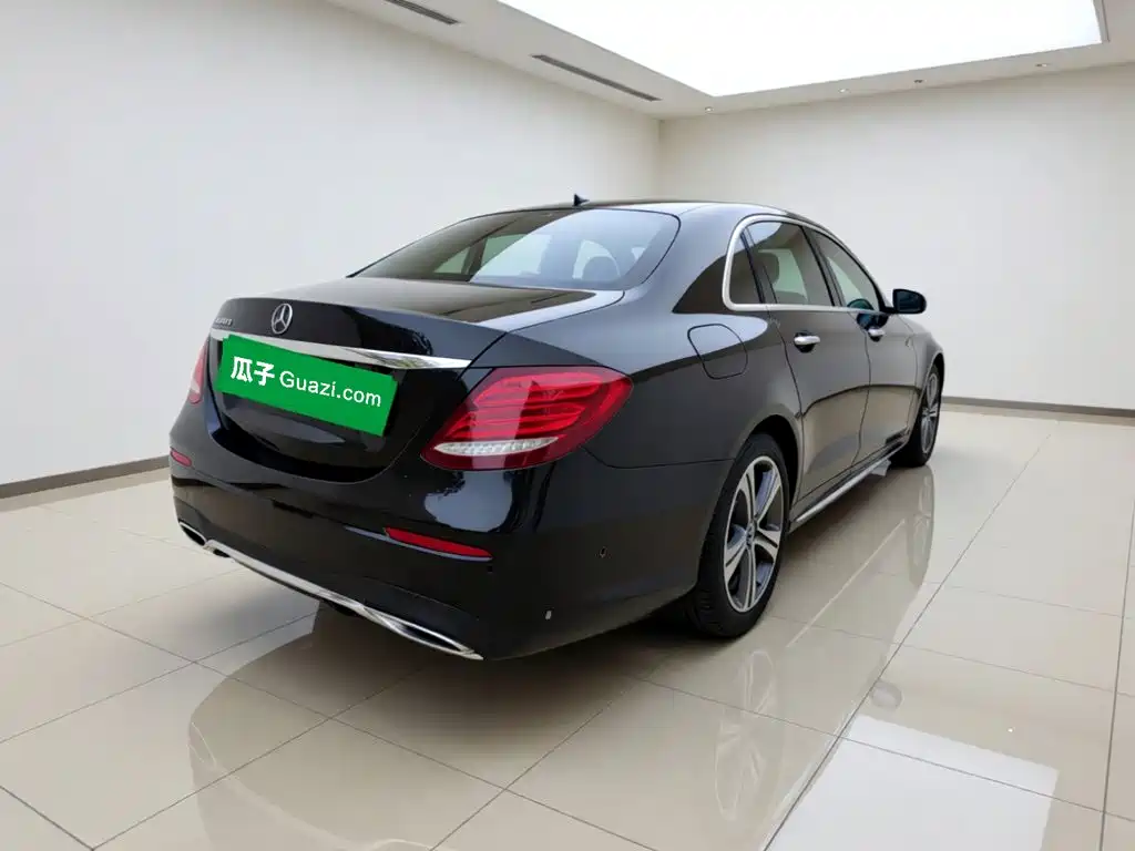 Mercedes-Benz E-Class — миниатюра 4
