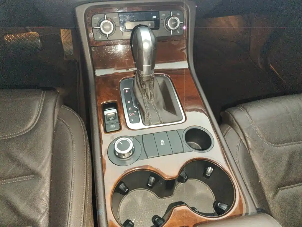 Volkswagen Touareg — миниатюра 12