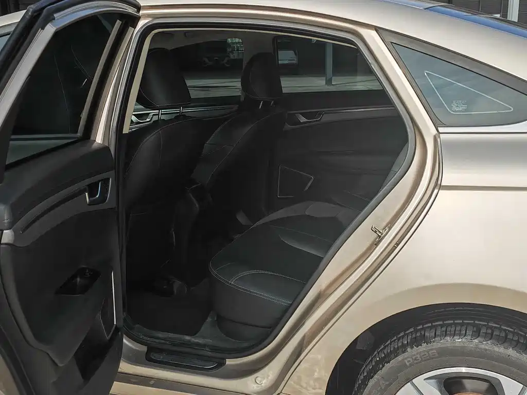 Geely Emgrand GL — миниатюра 11