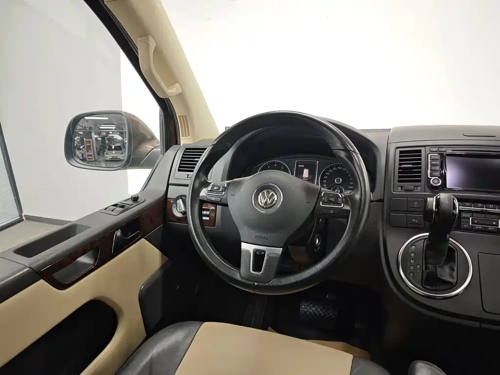 Volkswagen Multivan — миниатюра 31