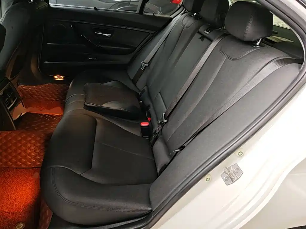 BMW 3 Series — миниатюра 17
