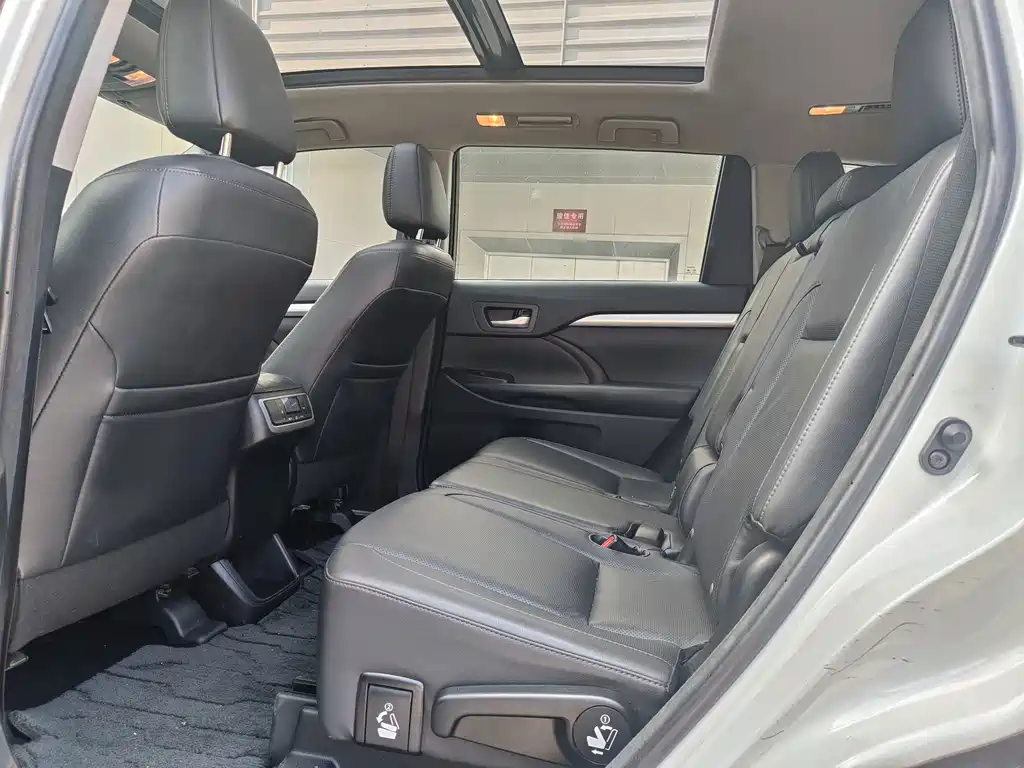 Toyota Highlander — миниатюра 16