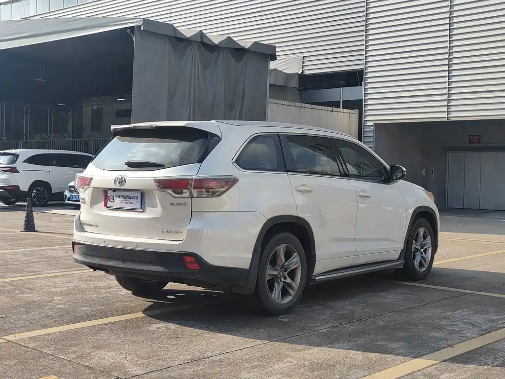 Toyota Highlander — миниатюра 7