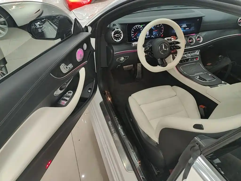 Mercedes-Benz E-Class 2021 — фото 15