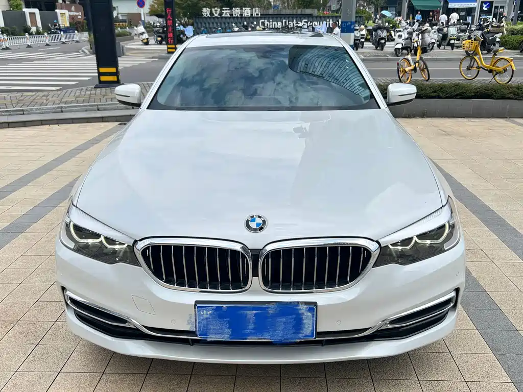 BMW 5 Series — миниатюра 2