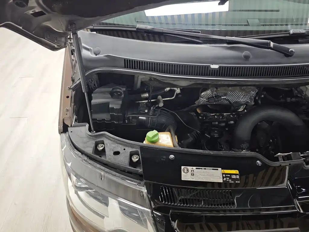 Volkswagen Multivan — миниатюра 7