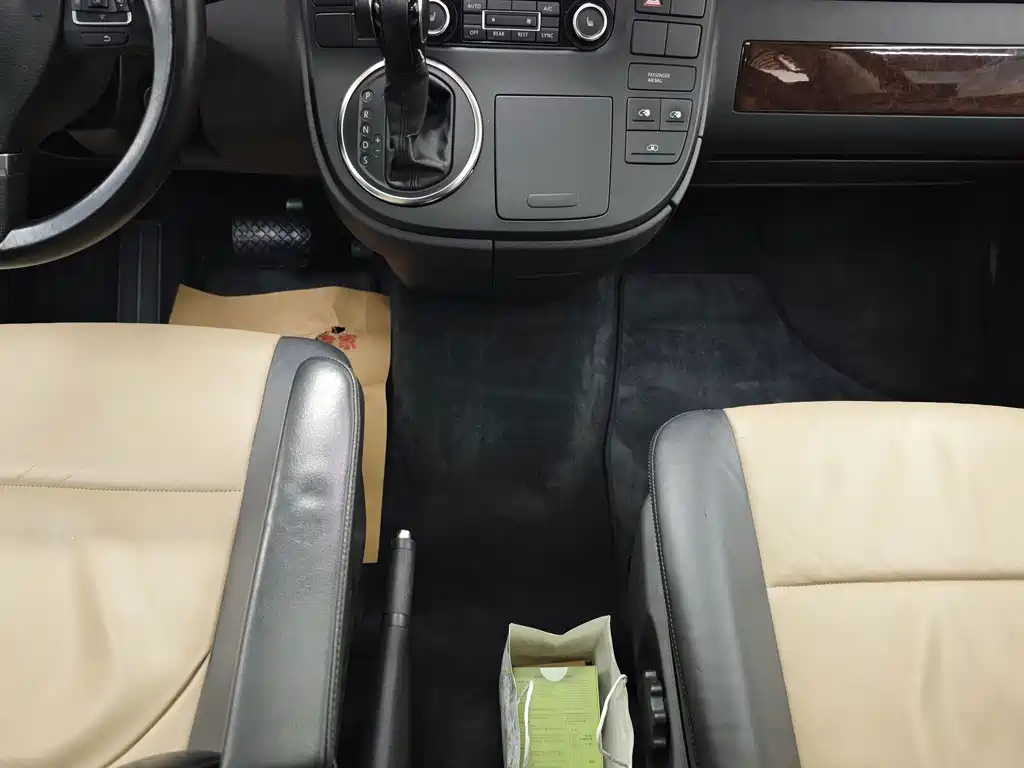 Volkswagen Multivan — миниатюра 30
