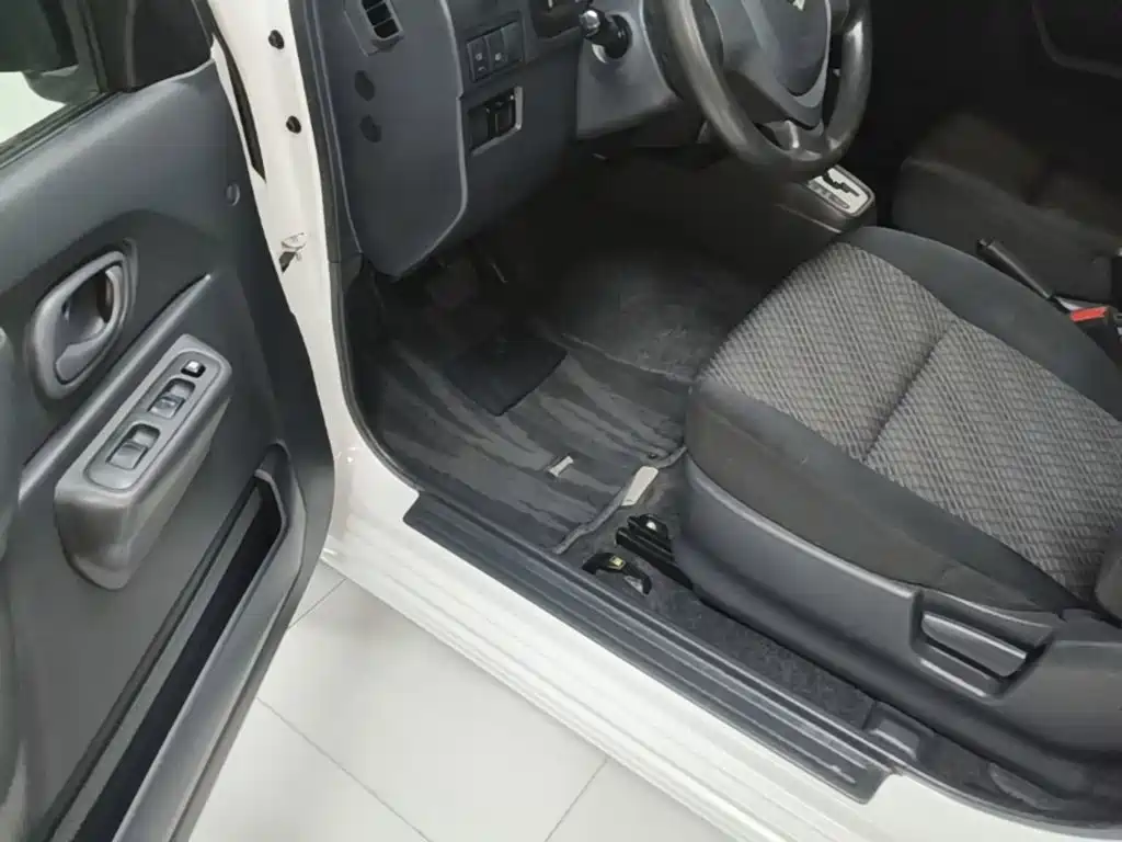 Suzuki Jimny — миниатюра 16