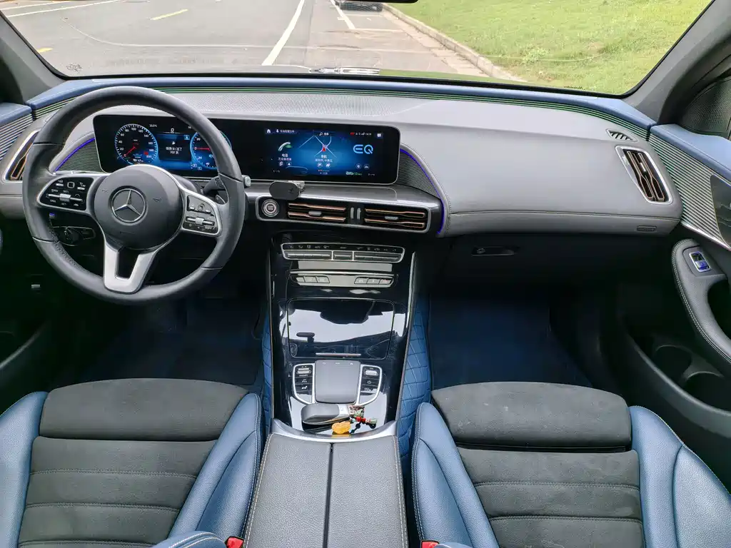 Mercedes-Benz EQC — миниатюра 19