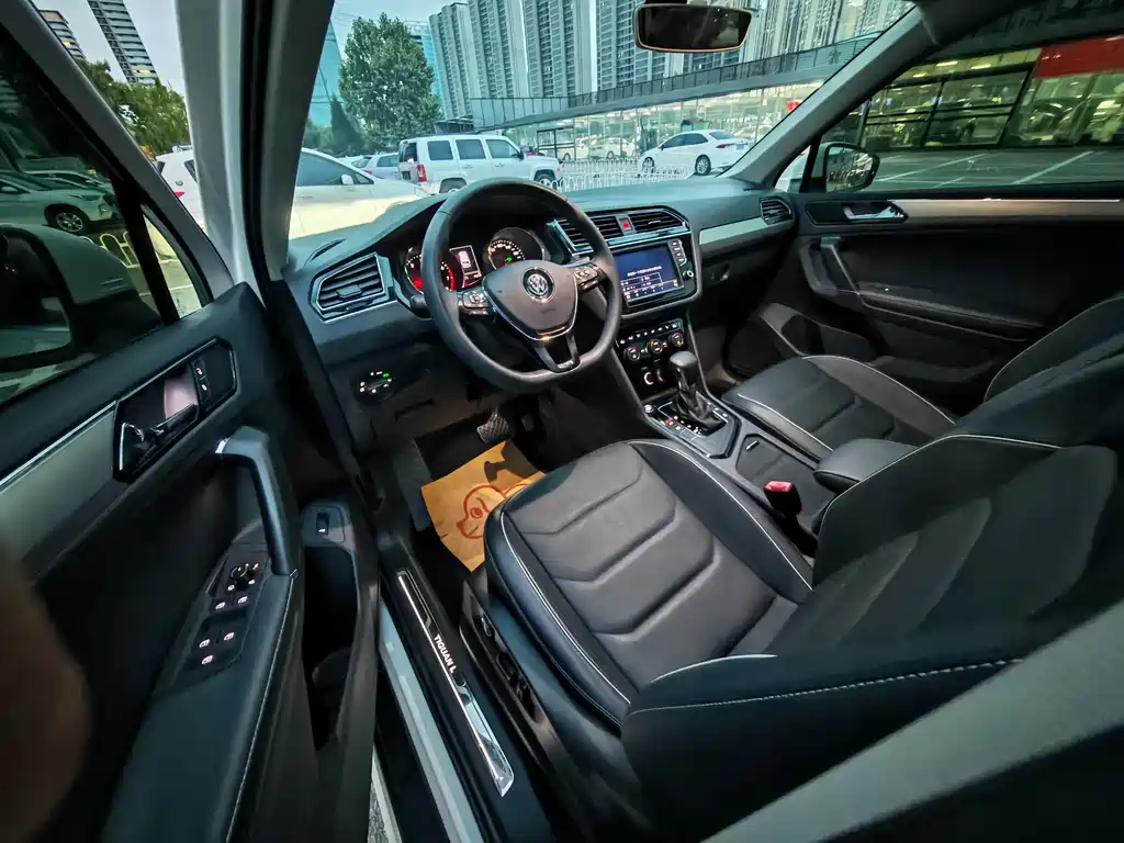 Volkswagen Tiguan L — миниатюра 4