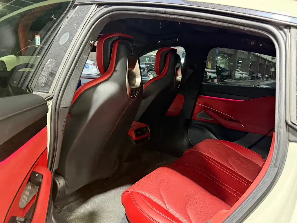 Xiaomi SU7 — миниатюра 8