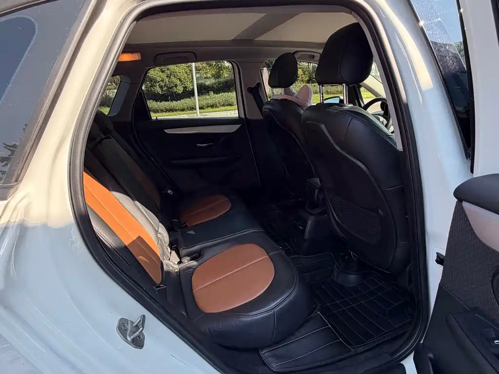BMW 2 Series Active Tourer (Import) — миниатюра 6