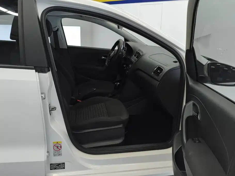 Volkswagen Polo — миниатюра 8