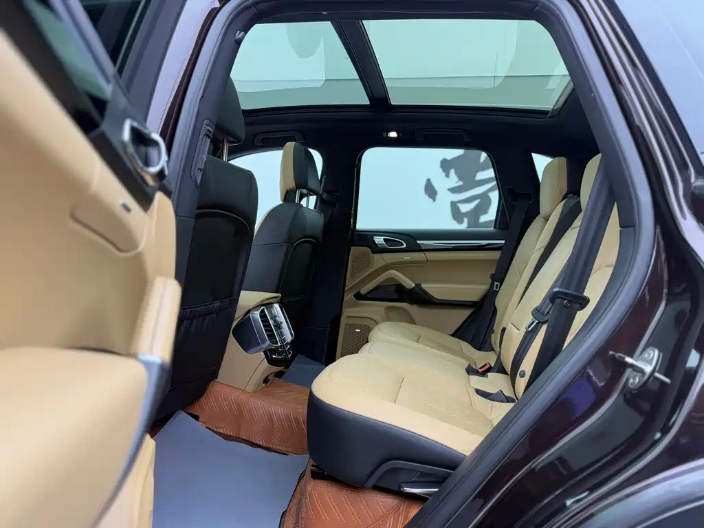Porsche Cayenne 2014 Cayenne Platinum Edition 3.0T