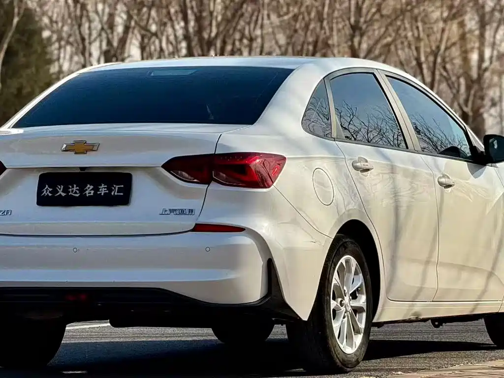 CHEVROLET CRUZE