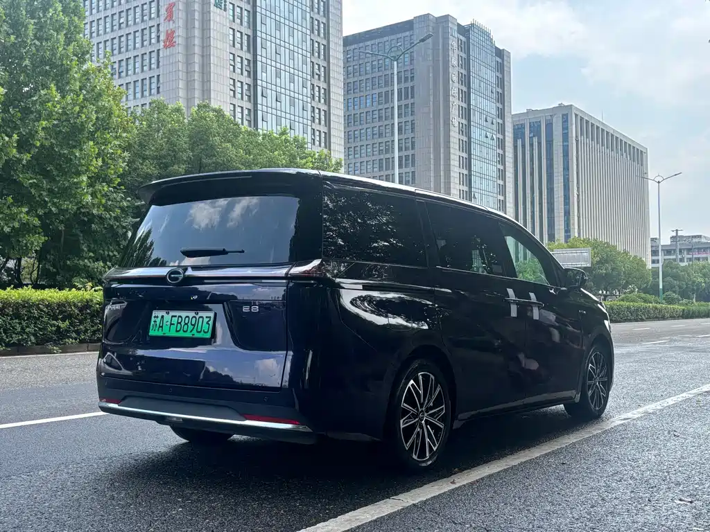 GAC Motor 传祺E8 PHEV — миниатюра 4