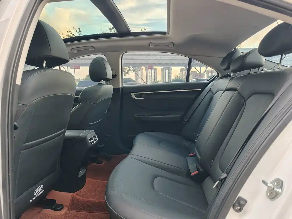 Hyundai Mistra — миниатюра 8