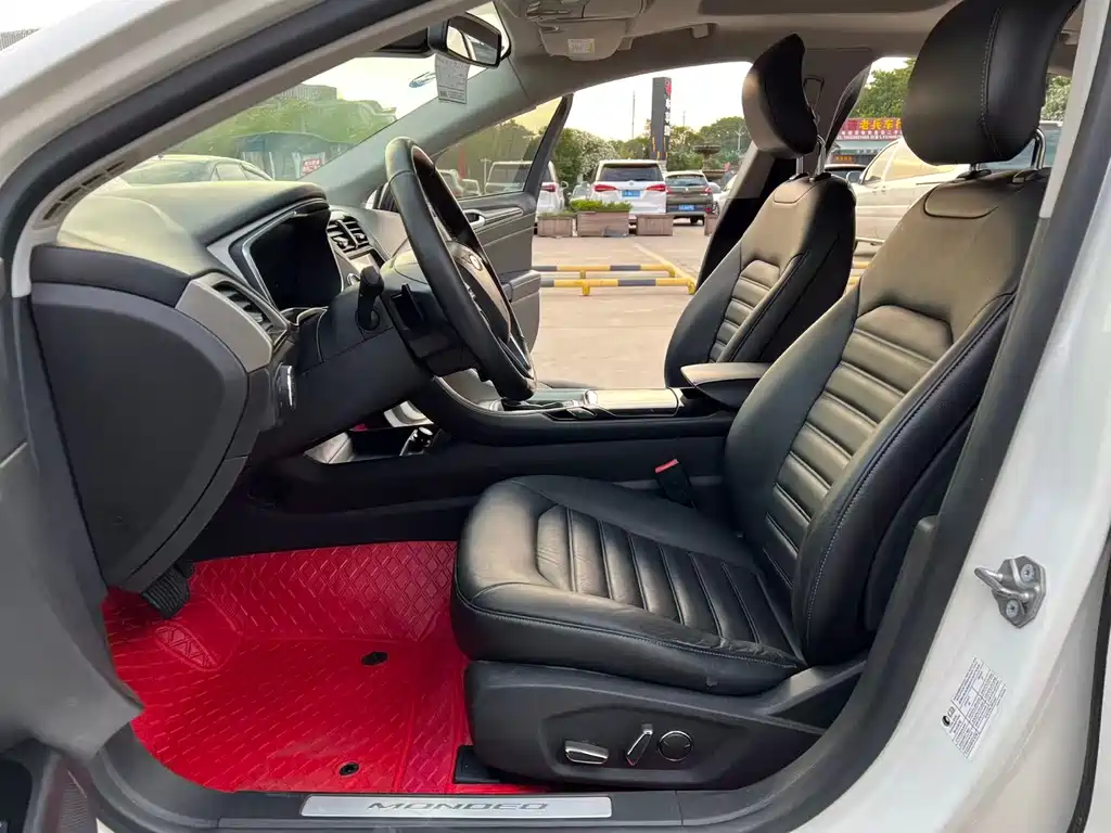 Ford Mondeo 2013 2.0L GTDi200 Fashion