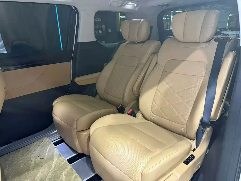 GAC Motor Trumpchi E8 PHEV — миниатюра 10