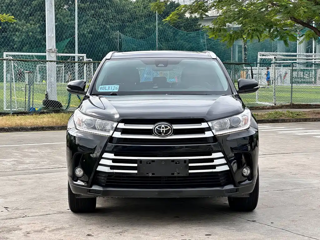 TOYOTA HIGHLANDER