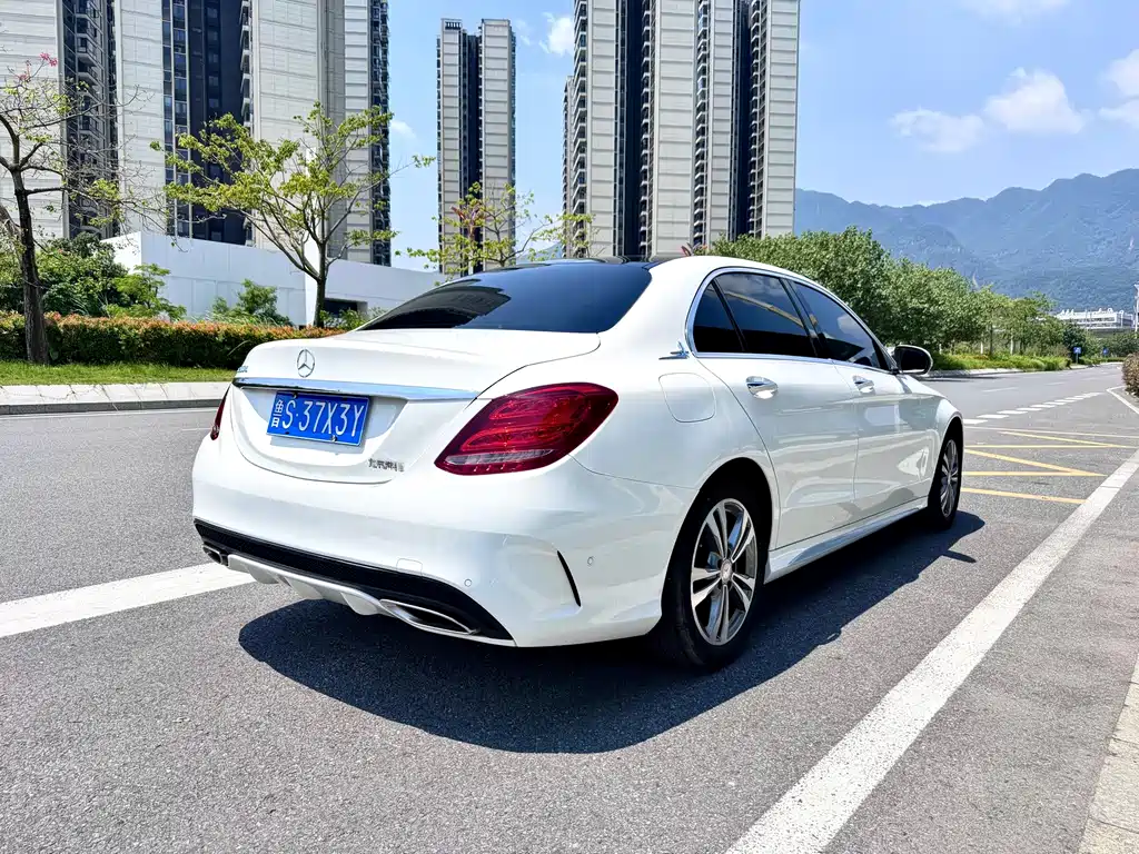 Mercedes-Benz C-Class — миниатюра 5