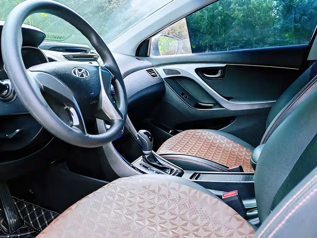 Hyundai Elantra Langdong — миниатюра 17