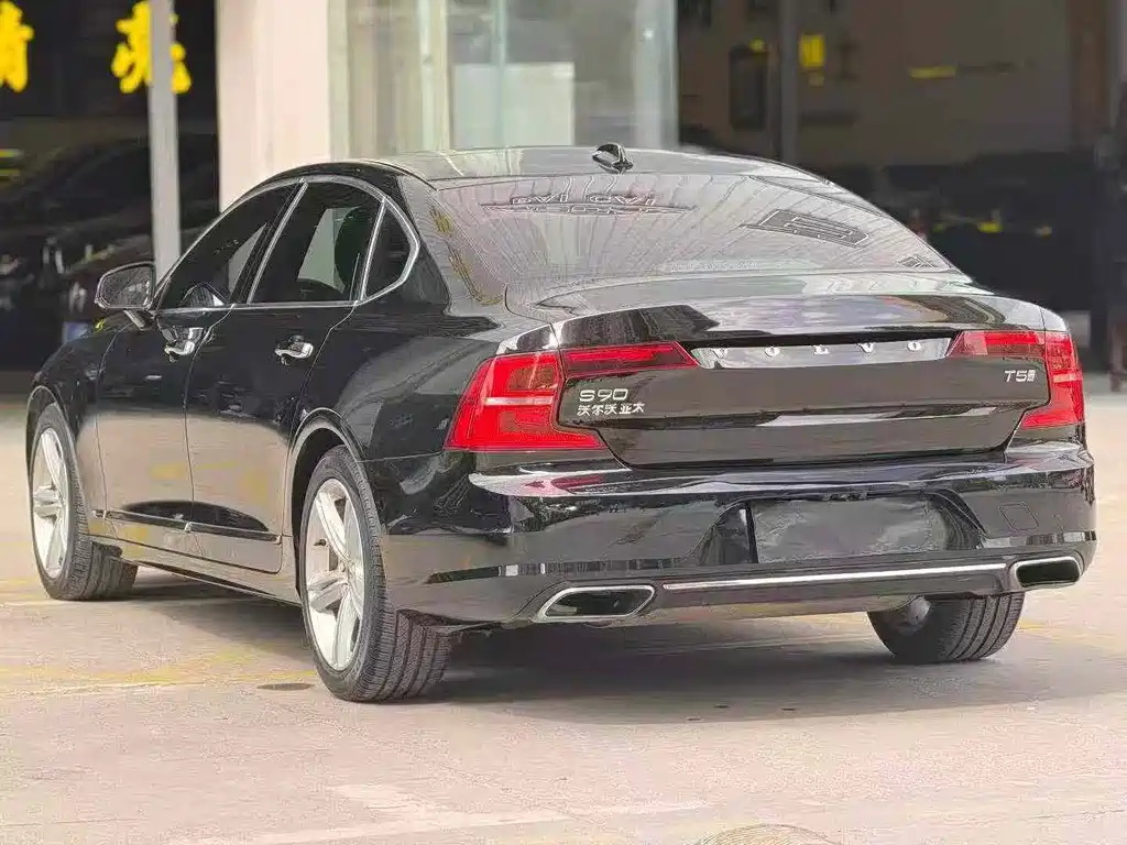 Volvo S90 — миниатюра 9